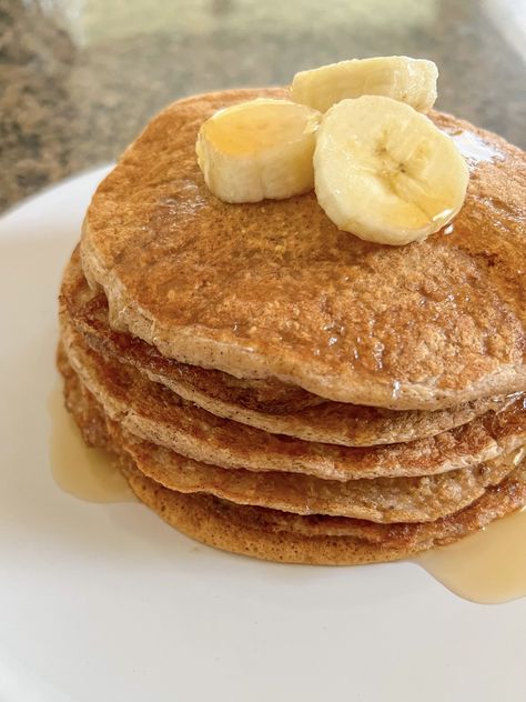 Oatmeal Banana Pancakes Banana Oat Flour, Blender Oatmeal, Oatmeal Banana Pancakes, Oat Flour Pancakes, Vegan Banana Pancakes, Oat Milk Recipe, French Toast Waffles, Banana Oatmeal Pancakes, Banana Oat Pancakes