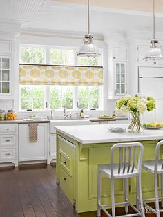 A white kitchen never grows old, but adding a fresh color always makes it even better Unique Paint Colors, Creative Shelving, Cocina Diy, Classic Living Room, Kitchen Storage Solutions, Room Paint Colors, Yellow Kitchen, Kitchen Trends, Trendy Kitchen