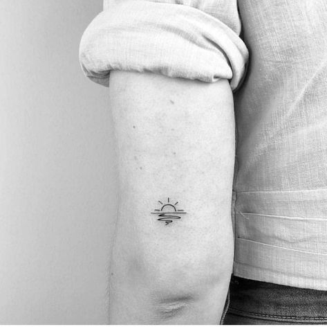 Tattoo Modern, Cream Tattoo, Typography Tattoo, Sunset Tattoos, Sea Tattoo, Unalome Tattoo, Muster Tattoos, Inspiration Tattoos, Delicate Tattoo