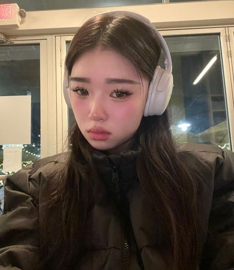 @joannascng on Instagram: "What am i listening to .. . . . . . #explore #explorepage" Abg Makeup Looks, Bunny Makeup Look, Outfits Asian, Viral Aesthetic, Chanel Lipstick, Workout Inspo, Soft Makeup Looks, Ethereal Makeup, Coquette Style