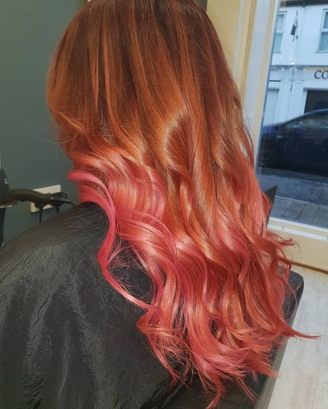 Natural Red And Pink Hair, Pink On Ginger Hair, Ginger With Pink Underneath, Auburn Hair Pink Highlights, Redhead With Pink Highlights, Red Hair With Pink Highlights Rose Gold, Ginger Hair With Pink Underneath, Ginger Pink Highlights, Red Hair Orange Tips