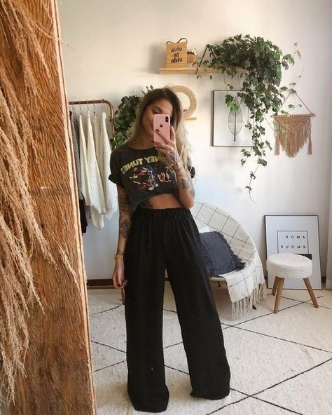 Outfits For 5'3 Women, Spring Outfits Rock Chic, Mimosa Brunch Outfit Ideas, Casual Rocker Style Summer, Summer Nature Outfit, Ways To Wear Jumpsuit, Hippy Rocker Style, Rocker Casual Outfits, Funky Boho Style