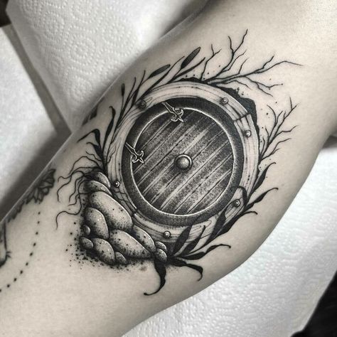 Lotr Tattoo Ideas For Men, Bilbos Door Tattoo, Moria Door Tattoo, Magic Door Tattoo, Hobbiton Tattoo, Spiderwick Chronicles Tattoo, Tolkien Tattoo Ideas, Hobbit House Tattoo, The Hobbit Tattoo Ideas