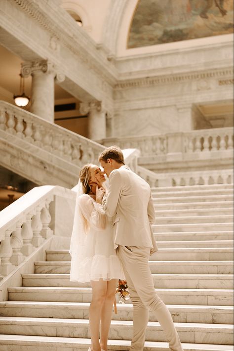 Court Wedding Pictures Photo Ideas, Courthouse Wedding Cake, Court House Photoshoot, Elopement Picture Ideas Courthouse Wedding, Courthouse Wedding Poses, Nashville Courthouse Wedding, Courthouse Wedding Photography, Courthouse Elopement Aesthetic, Courthouse Wedding Nyc