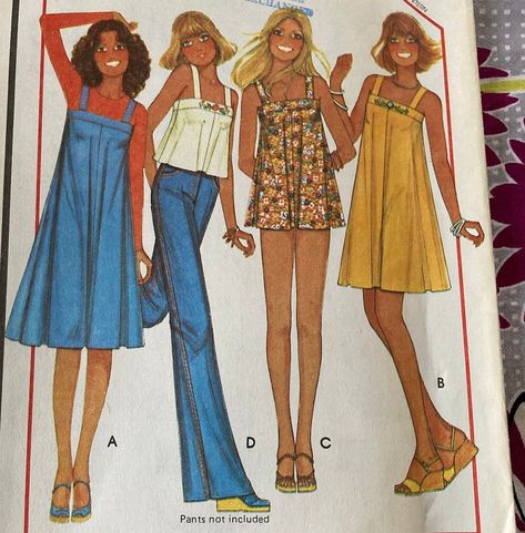 Vintage 1970's McCall's 5521 Sewing Pattern - Small (10-12, Bust 32.5-34) 1976 Fashion, Unique Sewing Patterns, 70s Patterns, 60s Vintage Fashion, 70s Outfit, 70s Sewing Patterns, 70s Inspired Outfits, 1970s Sewing Patterns, Retro Sewing Patterns