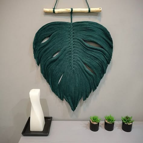 Wall Mirror Decoration, Diy Macrame Projects, Leaf Macrame, Macrame Leaves, Leaf Mirror, Pola Macrame, Macrame Leaf, Macrame Wall Hanging Tutorial, Macrame Feathers