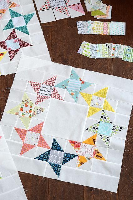 Round Round, Quilt Modernen, Folding Origami, Bantal Sofa, Half Square Triangle Quilts, Star Quilt Blocks, Triangle Quilt, Patchwork Quilting, Diy Quilt