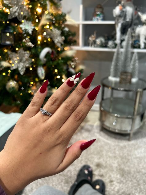 Marron Red Nails Acrylic, Red Wine Nails Design, Wine Red Nails Designs, Cherry Wine Nails, Almond Nails Red, Wine Nails, Acrylic Toe Nails, Cherry Wine, Vintage Nails