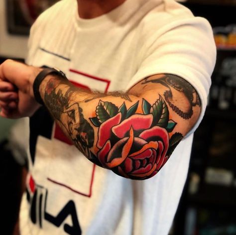 Traditional Tattoo on Instagram: “Rate this tattoo from 1 to 10👍 Write in the comments 👇👇👇 #tattoo by @samuelebriganti ... ... ... ... #traditional #elbowtattoo…” Elbow Star Tattoo, Rose Elbow Tattoo, Traditional Tattoo Elbow, Inner Elbow Tattoos, A Rose Tattoo, Tato Tradisional, Cowboy Tattoos, Elbow Tattoo, Traditional Style Tattoo