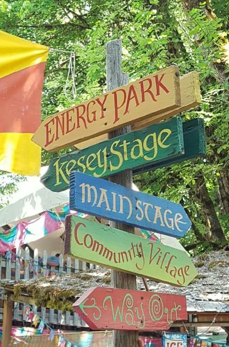 Woodstock Festival Aesthetic, Hippy Summer, Oregon Country Fair, Clown Jester, Bay Breeze, Festival Aesthetic, Festival Ideas, Woodstock Festival, Country Music Festival