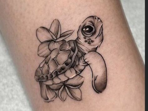 Mermaid Sea Turtle Tattoo, Large Turtle Tattoo, Baby Sea Turtle Tattoo, Sea Turtle Tattoo For Women, Cute Turtle Tattoo, Mum Tattoo, Turtle Tattoos, Side Thigh Tattoos, Modern Art Tattoos