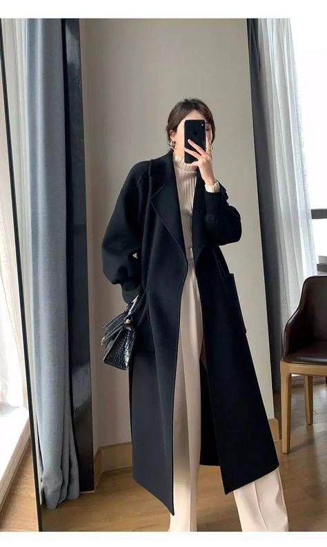 Coats For Women Korean Style, Oversized Black Peacoat Outfit, Black Wool Coat Aesthetic, Long Coat Fashion Women, Long Korean Coat, Black Coat Korean Outfit, Korean Coat Fashion, Black Coat Outfits For Women Winter, Korean Outfits With Coat