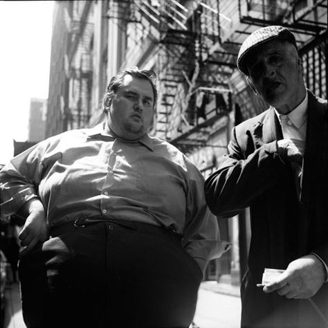 Big and skin by Vivian Maier Edward Weston, Vivian Maier, Diane Arbus, Vivian Maier Street Photographer, Vivian Mayer, Vintage Portraits Photography, Urban People, Andre Kertesz, Robert Doisneau