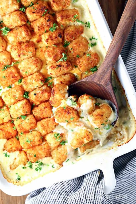 Tater Tot Chicken Pot Pie, Tot Recipes, Rice Casseroles, Comforting Casseroles, Cheesy Baked Chicken, Best Chicken Pot Pie, Tater Tot Recipes, Chicken Pot Pie Casserole, Yummy Casserole Recipes