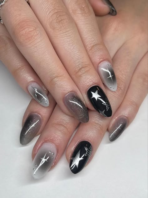 Black Silver Nails, Black Gel Nails, Silver Nail Designs, Retro Nails, Punk Nails, Goth Nails, Grunge Nails, Pretty Gel Nails, Nail Idea