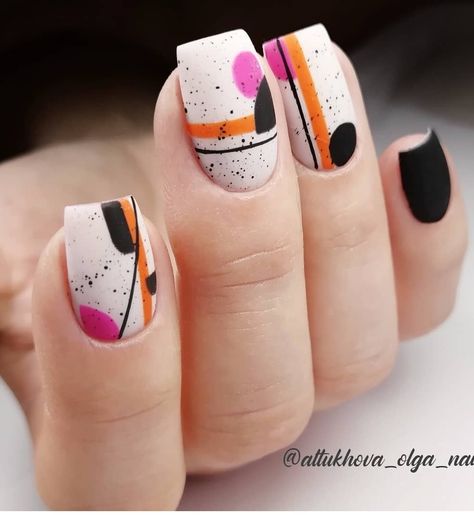 Space Nails, Geometric Nail Art, Abstract Nail Art, Geometric Nail, White Nail, Spring Nail Art, Cat Kuku, Funky Nails, Nail Art Inspiration