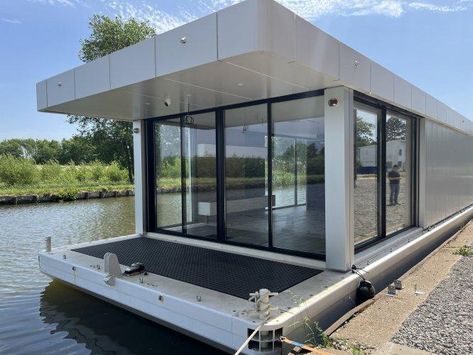 Diy House Boat, Boat House Ideas Lakes, Small Houseboats For Sale, Boat House Ideas, Houseboat Living Interiors, House Boat Living, House Boat Interior, Pontoon Houseboats For Sale, Tiny House Boat