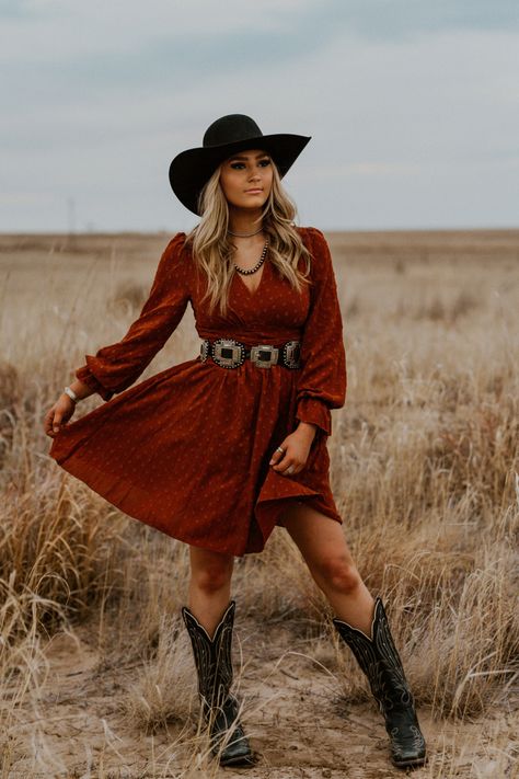 Rich Western Outfits, Vestidos Country, Vaquera Outfits, Country Outfits Women, Country Chic Outfits, Trajes Country, Bc Wedding, Cowgirl Style Outfits, Cowgirl Outfit