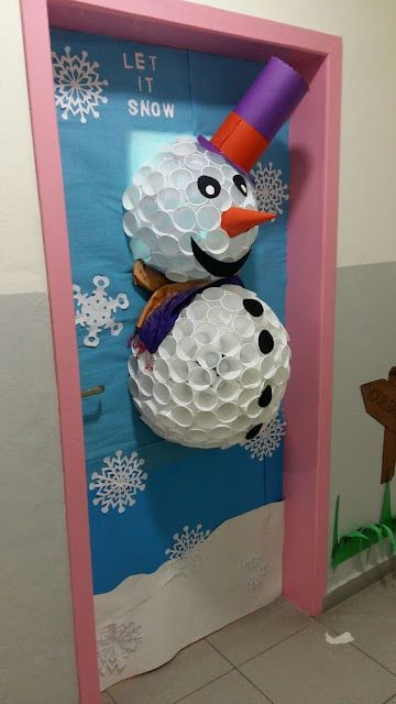 Babies Christmas, Door Decorations Classroom Christmas, Diy Snowman Decorations, Classroom Christmas Decorations, Diy Schneemann, Holiday Door Decorations, Diy Christmas Door, Christmas Door Decorating Contest, Christmas Classroom Door