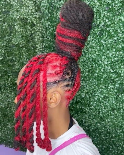 Hair Color On Locs, Locs Skunk Stripe, Color On Locs, Peekaboo Dreads, Blue Locs, Peekaboo Hair Color, Locs Color, Loc Ideas, Peekaboo Hair Colors