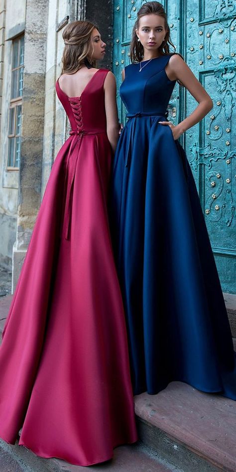 Outfit: Swimsuit + flowy cover-up + flip-flops Accessories: Beach bag and wide-brimmed hat Matric Dance Dresses, Satin Evening Gown, Robes D'occasion, Winter Mode, فستان سهرة, Grad Dresses, Bateau Neckline, Designer Dresses Indian, Classy Dress