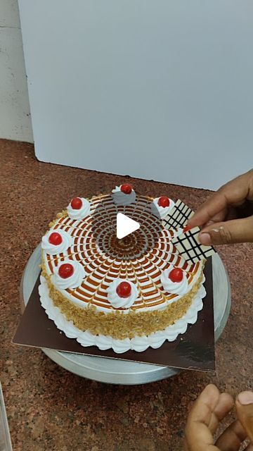 @roshan_cake_chef on Instagram: "Butter scotch cake recipe #reels #cakes 
@roshan_cake_chef 
#buttercreamcakedesign #buttercreamcakerecipe  #viral #trending" Butter Scotch Cake Designs, Butter Scotch Cake, Scotch Cake, Butter Scotch, Buttercream Cake Designs, Cake Recipe, Cake Designs, Scotch, Butter Cream