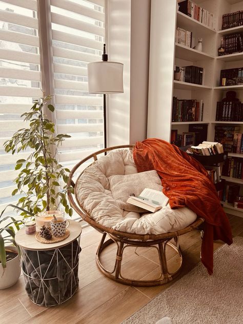 Papasan Chair Reading Nook, Casa Aesthetic, Basement Inspiration, Cozy Reading Corners, Book Light, Papasan Chair, Reading In Bed, Cozy Reading Nook, Avid Reader