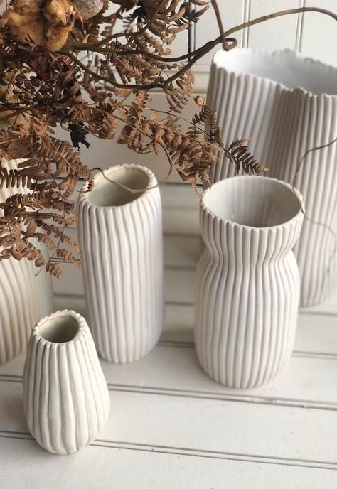 Mccoy Pottery Vases, Diy Keramik, Vintage Pottery Vases, Vase Ideas, Coil Pottery, Ceramics Pottery Vase, Vase Pottery, Tanah Liat, Rustic Pottery