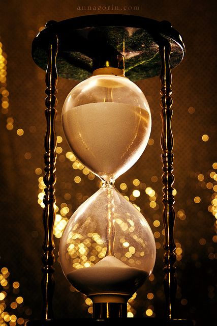 Time is running out - ©Anna Gorin - www.flickr.com/photos/annagorin/7414861330/in/photostream Sand Clock, Foto Gif, Hourglasses, Father Time, Sand Timers, Time Keeper, Tick Tock, Run Out, Time Travel