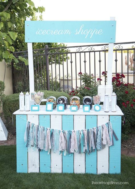 Diy Ice Cream Stand, Ice Cream Shoppe, Diy Wedding Food, Ice Cream Stand, Ice Cream Cart, Ice Cream Theme, Diy Ice Cream, Party Stand, Ice Cream Social