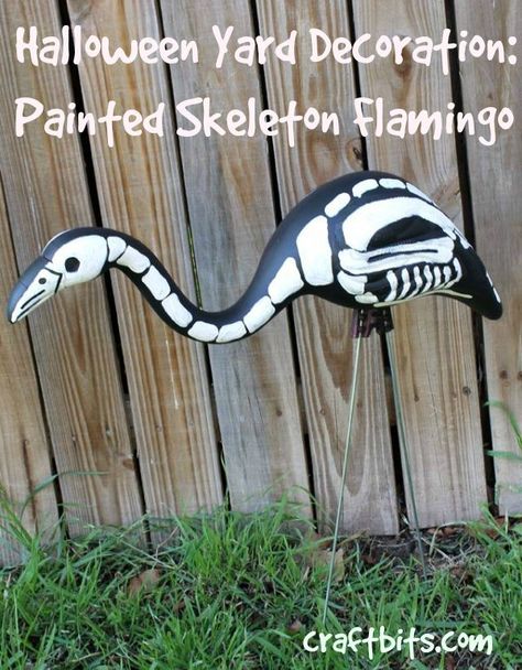 Skeleton Painted Flamingo: Halloween Decoration Yard Flamingos, Painted Flamingo, Plastic Flamingo, Halloween Yard Decorations, Halloween Yard, Halloween 2, Outdoor Halloween, Halloween Outdoor Decorations, Halloween Decoration