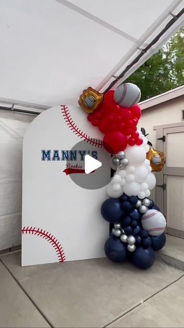 Event Pixie on Instagram: "Working and hitting home runs ⚾️ This set up features:  - Custom vinyl signage -  Arch Panel -  Custom Balloon Garland   ＮＯＷ ＢＯＯＫＩＮＧ！  ꜱᴛᴀᴛᴇᴍᴇɴᴛ ᴘᴀʀᴛʏ ᴅᴇᴄᴏʀ 🎈  𝗟𝗶𝗻𝗸 𝗶𝗻 𝗼𝘂𝗿 𝗱𝗲𝘀𝗰𝗿𝗶𝗽𝘁𝗶𝗼𝗻 𝗯𝗼𝘅.  _________________________  #baseballthemeparty #baseballrookieyear #baseballbirthdayparty #party #events #eventinspo #kidsparty #kidspartyideas #birthday #birthdayparty #partyinspiration #babyshower #partystyle #1stbirthday #celebration" Baseball Balloon Arch, Baseball Balloon Garland, Baseball Party Backdrop, Baseball Backdrop, Vintage Baseball Party, Vinyl Signage, Tricky Tray, Baseball Theme Birthday, Grass Backdrops