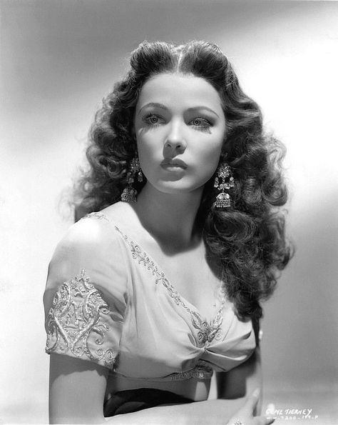 Hollywood Aktrisleri, Old Hollywood Actresses, Gene Tierney, Classic Hollywood Glamour, Vintage Hollywood Glamour, Hollywood Hair, Old Hollywood Glam, Hollywood Glam, Old Hollywood Glamour