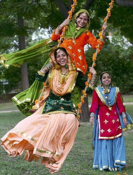 Punjab Culture, Teej Festival, Cultural Dance, Punjabi Culture, Amazing India, Holi Celebration, India Culture, We Are The World, Indian Festivals