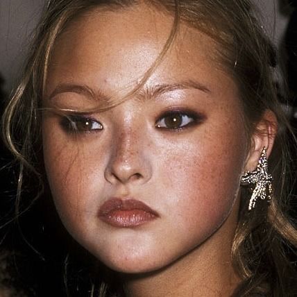 Round Face Makeup, 90s Makeup, Devon Aoki, Bronze Makeup, Swag Makeup, The 2000s, Asian Makeup, 인물 사진, Summer Makeup