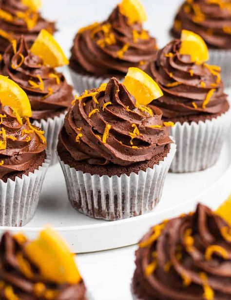 Chocolate Cupcakes Decoration, Chocolate Orange Cupcakes, Mango Chocolate, Orange Dessert, Orange Buttercream, Chocolate Chip Cupcakes, Orange Cupcakes, Orange Chocolate Cake, Fresh Orange Juice