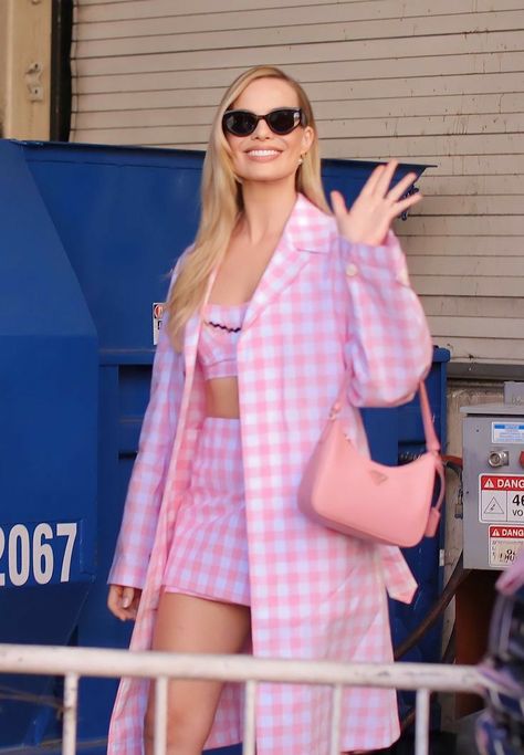 Margot Robbie Photos, The Barbie Movie, Stylish People, Barbie Aesthetic, Star Guardian, Look Rose, Barbie Costume, Mega Star, Barbie Outfits