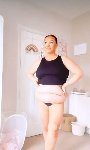 HAVING children can cause your body to change, and some new parents have been saying it’s their ‘mum tum.’ Most mums, even if they were toned before pregnancy, will end up with a ‘mummy tummy’ – as it’s only natural.  Parents will use it to describe the abdominal area that is caused by pregnancy – […] How To Dress Mommy Tummy, Primark Fashion, Before Pregnancy, Mummy Tummy, Mommy Tummy, Cycling Shorts, Parenting Tips, New Parents, Collar Dress