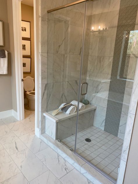 Shower With Built In Seat, Shower With Sitting Area, Shower With A Bench Seat, Shower Sitting Ideas, Shower Sitting Benches, Built In Shower Bench Ideas, Stand Up Showers With Bench, Bathroom With Sitting Bench, 4x5 Shower With Bench