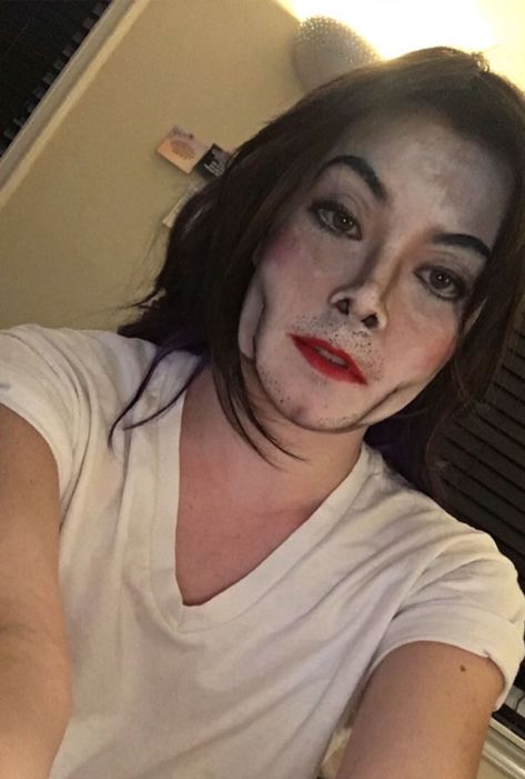 So My Friend Made Me Michael Jackson For Halloween, Think It Turned Out Pretty Well. I'm A 23-Year-Old Female Cool Makeup Looks Halloween, Fun Makeup Ideas Halloween, M Costumes Ideas, Scary Michael Jackson, Michael Jackson Costume Female, Cute Halloween Party Costumes, Funny Makeup Looks Hilarious, Funny Makeup Ideas, Michael Myers Costume Female