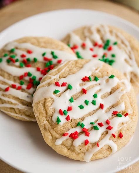 If you love eggnog and you love snickerdoodles, wait until you try these easy EGGNOG COOKIES! Soft and chewy, these make a great Christmas cookie! Egg Nog Cookies, Egg Nog Cookies Recipe, 1 Cookies, Christmas Eggnog, Easy Eggnog, Love From The Oven, Eggnog Cookies, Holiday Baking List, Best Christmas Cookie Recipe