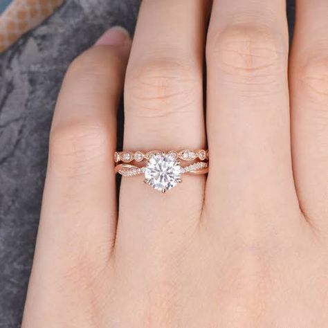 Rose Gold Bridal Set, Diamond Bridal Ring Sets, Detailed Engagement Ring, Moissanite Necklace, Rose Gold Bridal, Types Of Diamonds, Moissanite Earrings, Bridal Bands, Round Moissanite