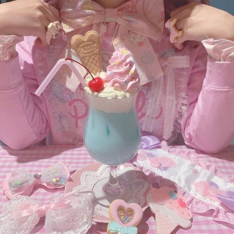 Pastel Academia, Kawaii Dessert, Cute Snacks, Think Food, October 8, Kawaii Food, Cute Desserts, Cafe Food, Pretty Food