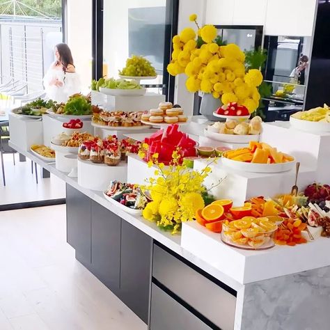 Acrylic Food Display, Appetizer Table Display, Buffet Risers, Cube Display, Food Display Table, Food Display Stands, Appetizer Display, Recipes Using Bananas, Appetizers Table