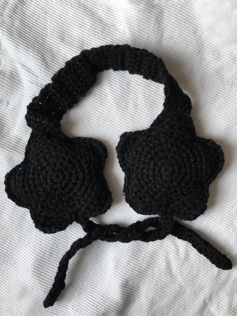 Star Earmuffs Crochet, Crochet Star Earmuffs, Black Crochet Ideas, Headphones Crochet, Crochet Earmuffs, How To Do Crochet, Crochet Mask, Crochet Fairy, Easy Crochet Animals