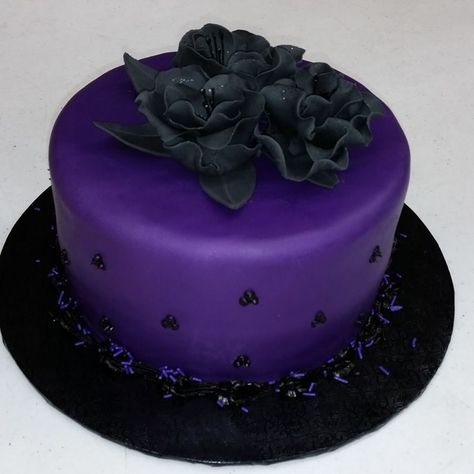 Purple And Black Cake purple and black cake Black And Purple Cake Ideas, Black And Purple Birthday Cake, Purple Black Cake, Purple Halloween Cake, Black And Purple Birthday, Dark Purple Cake, Purple And Black Cake, Goth Birthday Cake, Gothic Birthday Cakes