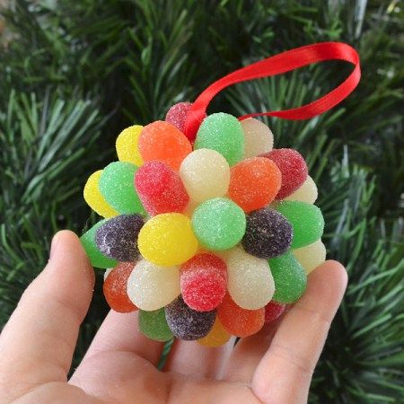 Gumdrop Ornaments, Gum Drop, Candy Christmas Tree, Diy Edible, Candy Ornaments, Candy Decorations, Candy Crafts, Navidad Diy, Diy Candy