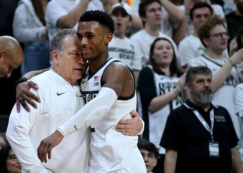 Michigan State basketball's Tyson Walker delivers on promise to Tom Izzo ahead of Sweet 16 - Sports Illustrated Michigan State Spartans News, Analysis and More Michigan State Basketball, Team Dinner, New York Pizza, Shooting Guard, Kansas State, Michigan State Spartans, New York Style, Michigan State, Sports Illustrated