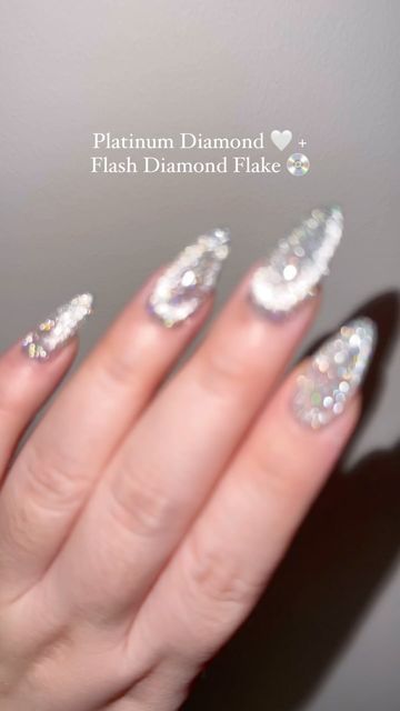 Star Nail Designs, Cat Eye Nails Polish, Beauty Hacks Nails, Milky Nails, Glittery Nails, Classy Acrylic Nails, Nail Art Designs Videos, Lightbulbs, Cat Eye Nails