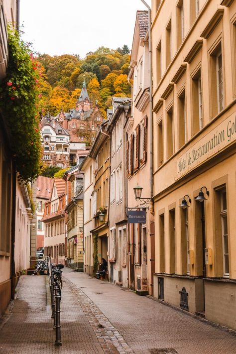 Heidelberg Germany Aesthetic, Heidleburg Germany, Photoshooting Ideas, Germany Aesthetic, Solo Travel Europe, Europe Trip Planning, Travel Photography Europe, Heidelberg Germany, Europe 2024